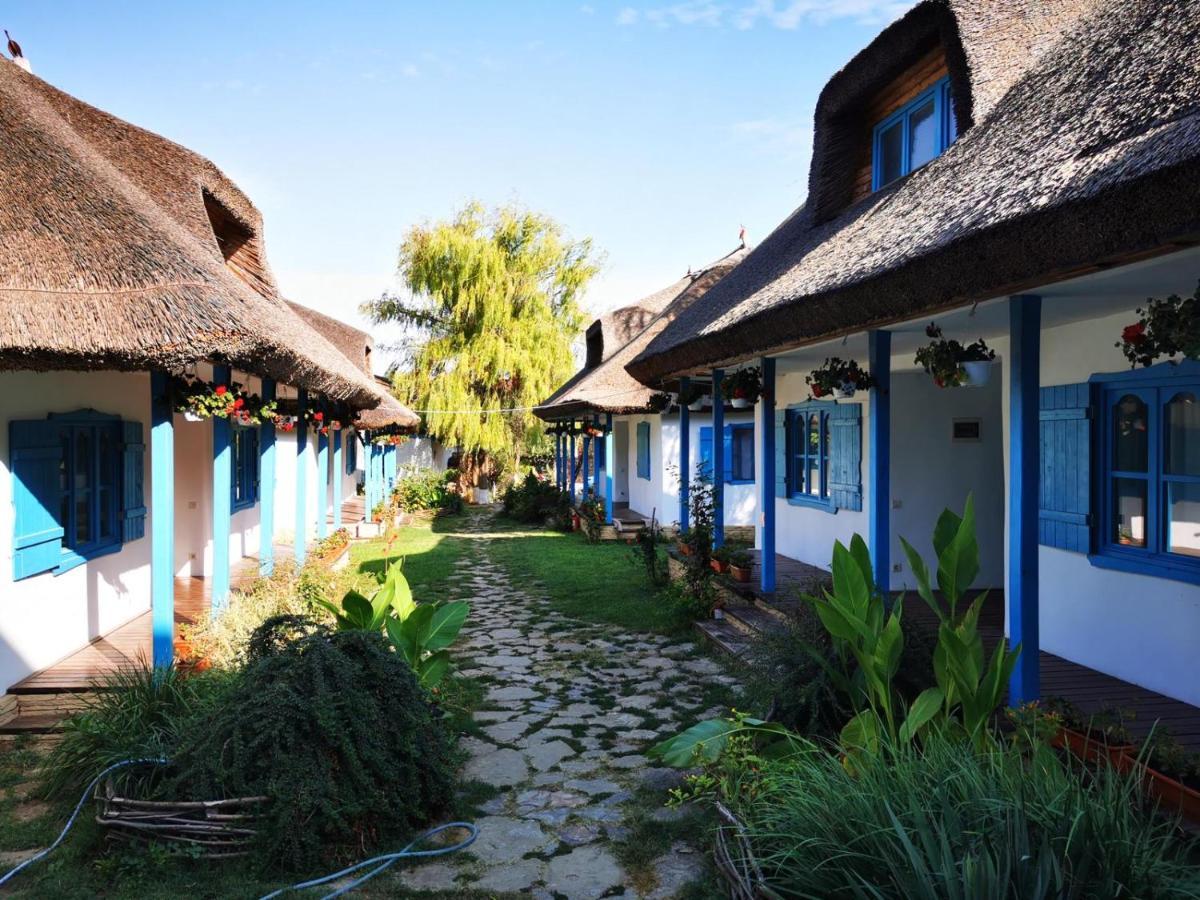 5 Chirpici - Small Traditional Resort มูรีกีโอล ภายนอก รูปภาพ